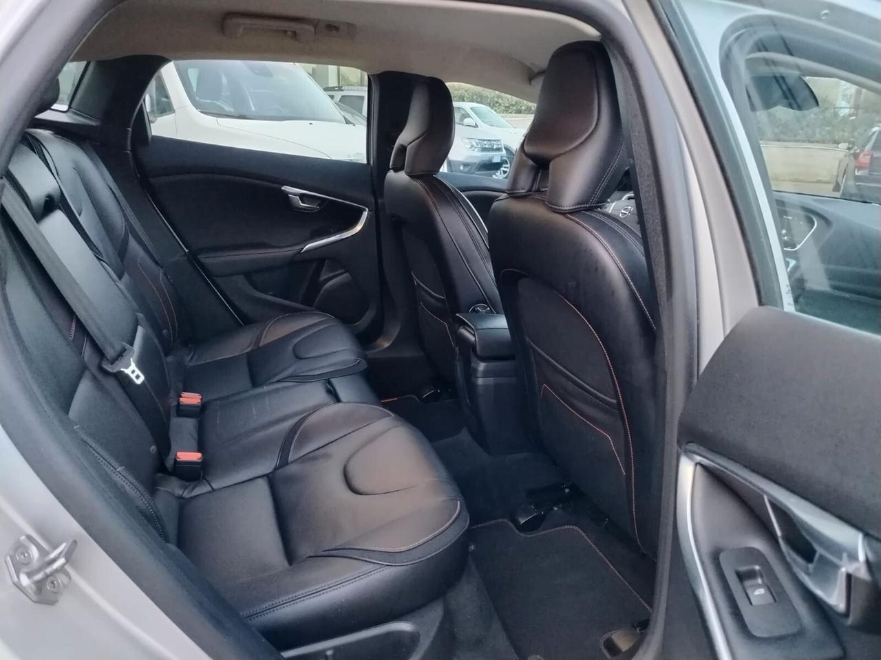 Volvo V40 Cross Country 2.0 D2