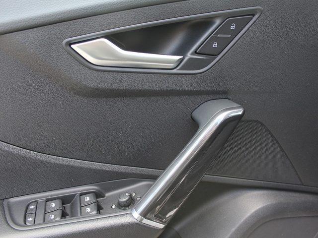 AUDI Q2 35 TDI quattro S tronic Identity Black