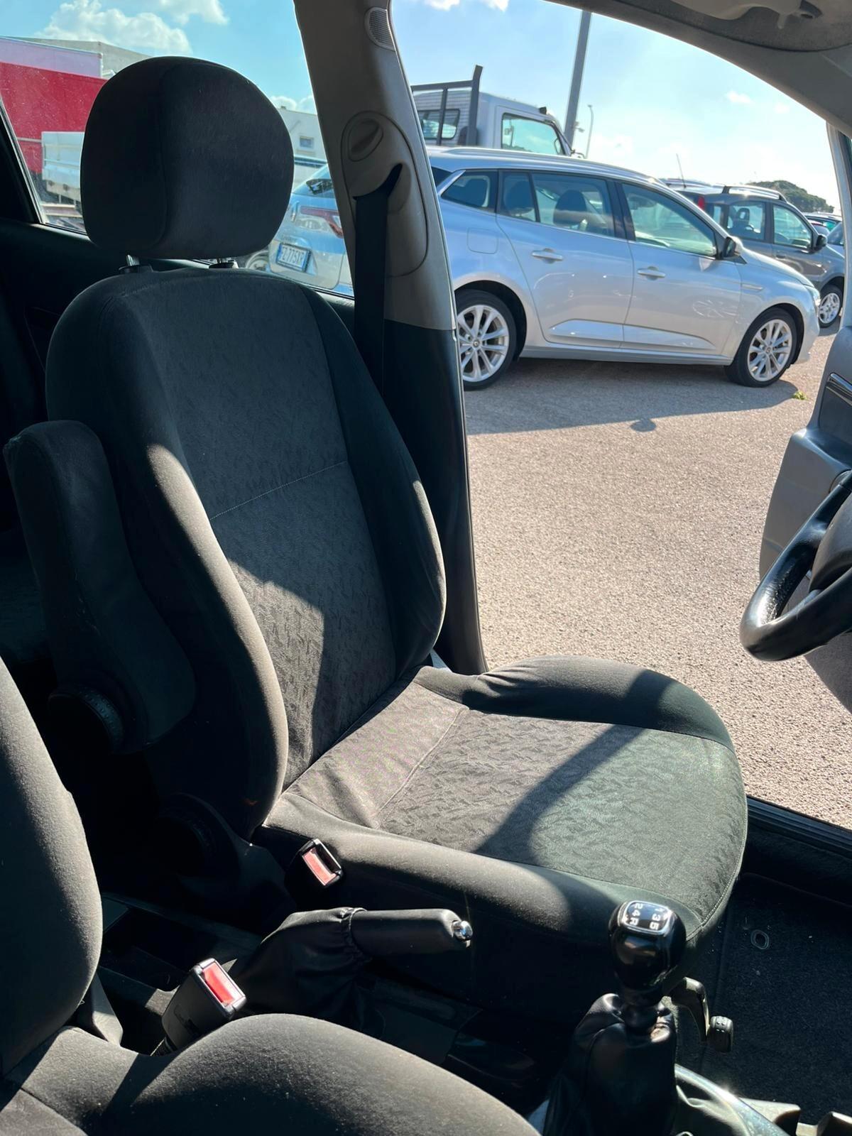 Ford Focus 1.8 TDDi cat SW Ghia