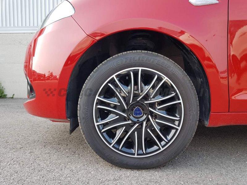 Lancia Ypsilon Ypsilon 1.0 firefly hybrid Gold s&s 70cv
