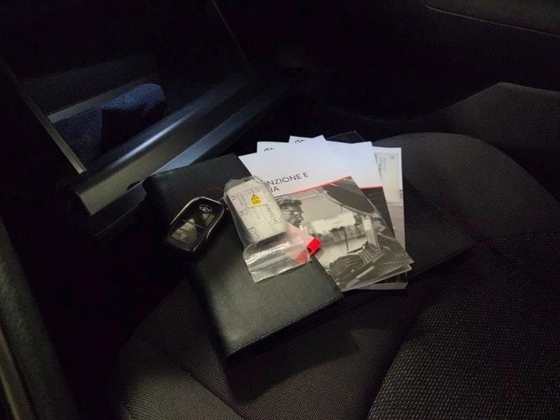 Toyota C-HR (2023-) 1.8 HV Active