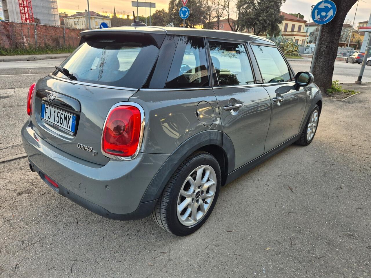 Mini 1.5 Cooper D Business