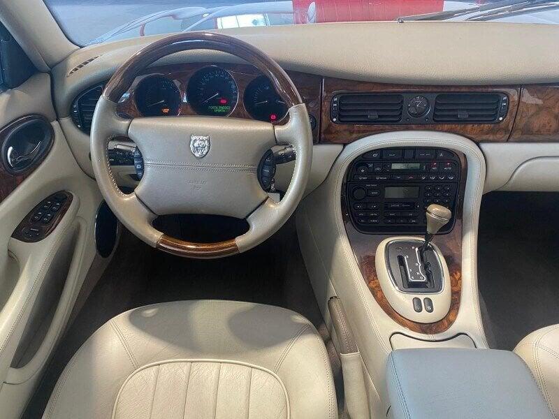 Jaguar Xj Sovereign 3.2 cat