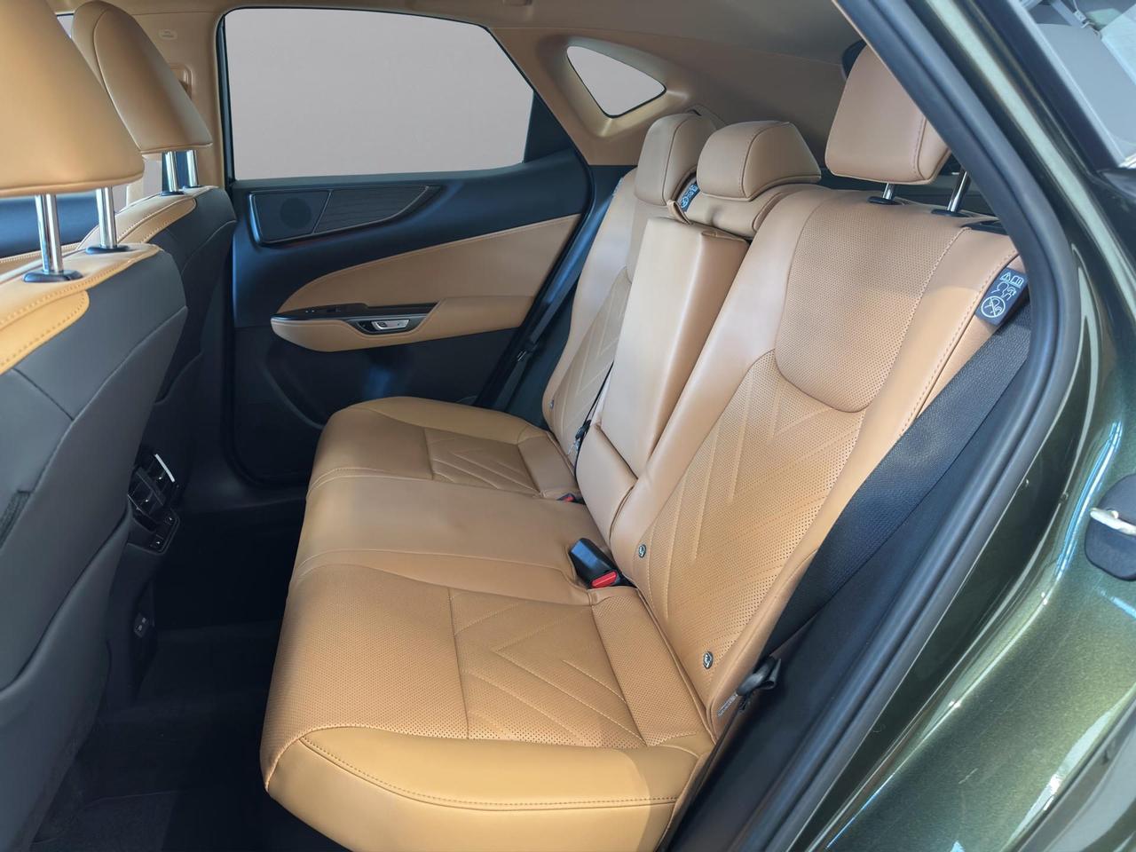 Lexus NX 350h 2.5 Luxury 4wd e-cvt