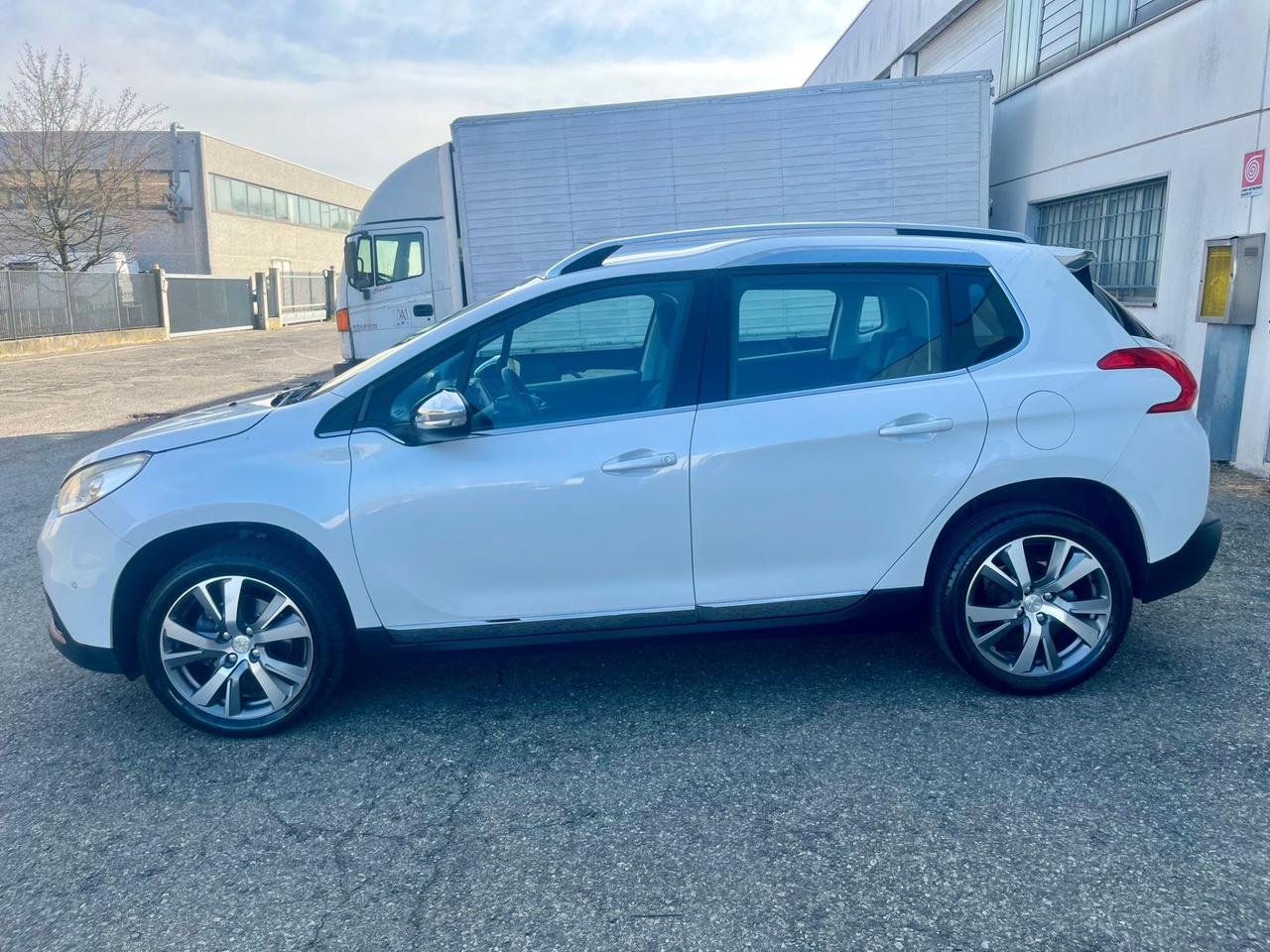 Peugeot 2008 1.6benz 2014 141.000km tagliandati