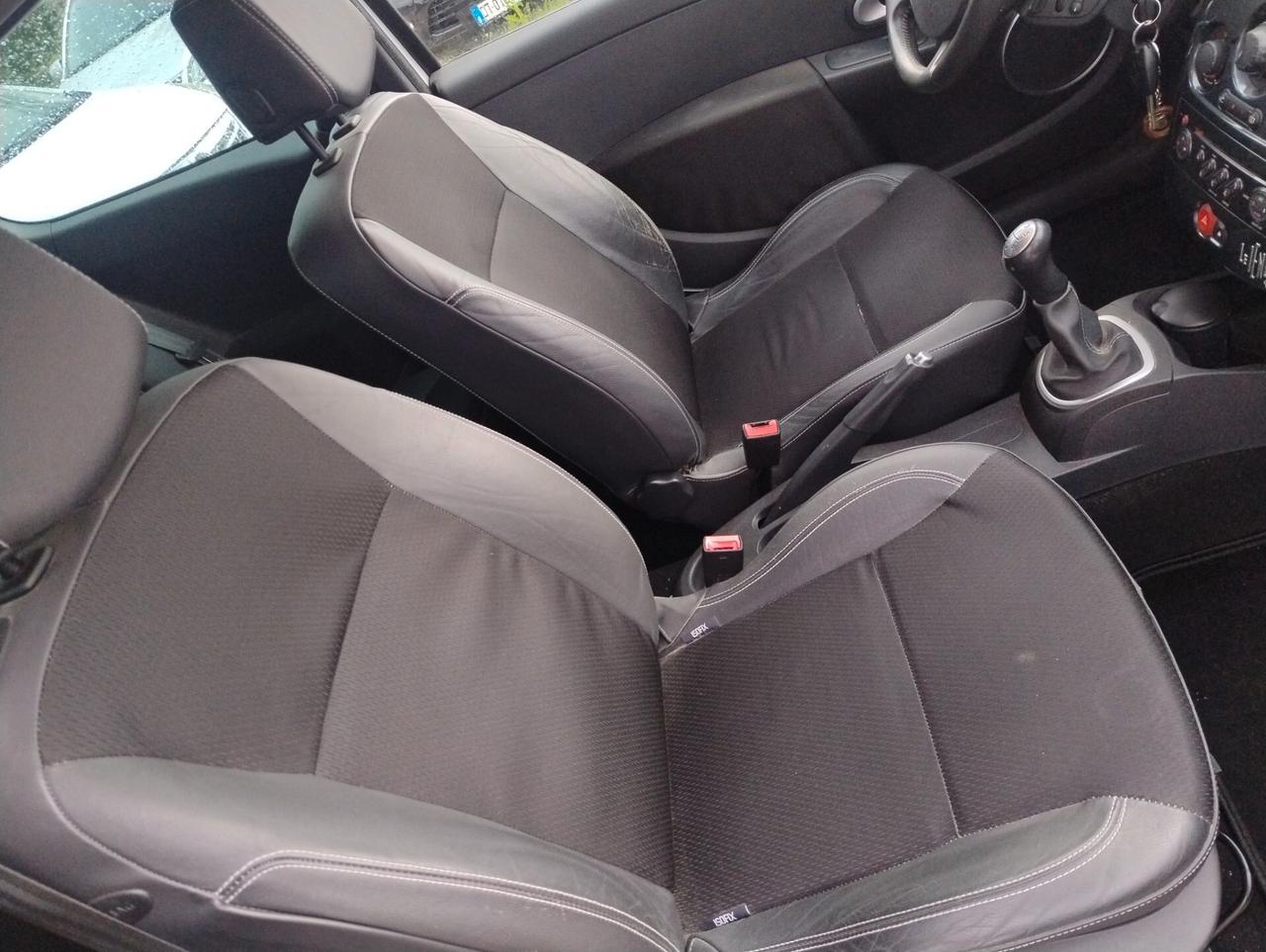 Renault Clio 1.2 16V 3 porte Le Iene