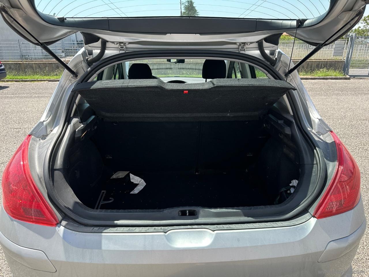 PEUGEOT 308 1.6 HDi 110 CV 5p.