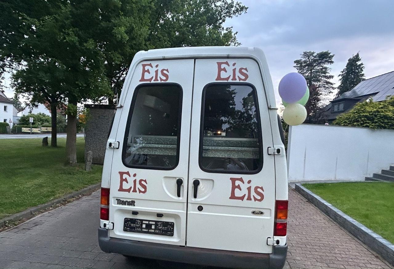 Food truck furgone dei gelati Ford Transit