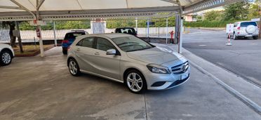 Mercedes A 180 CDI Premium * Navi - Led - Retrocamera *