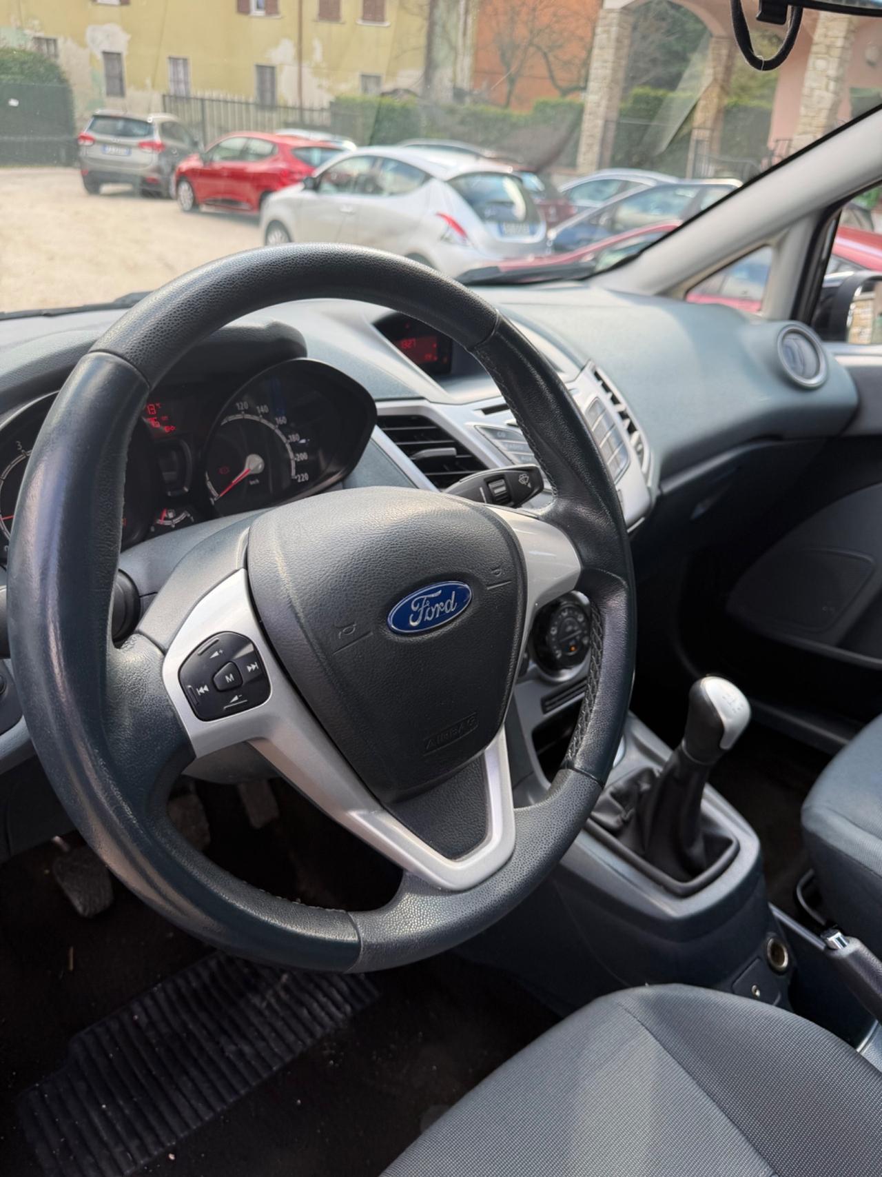 Ford FIESTA 1.2 82 CV 5P TITANIUM NEOPAT KMCERT GARANZ UNICOPR