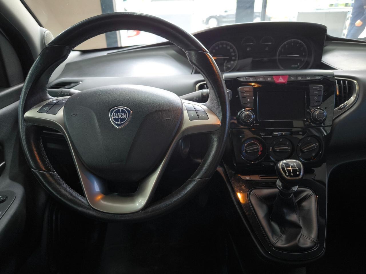 Lancia Ypsilon 1.2 69 CV 5 porte S&S Gold