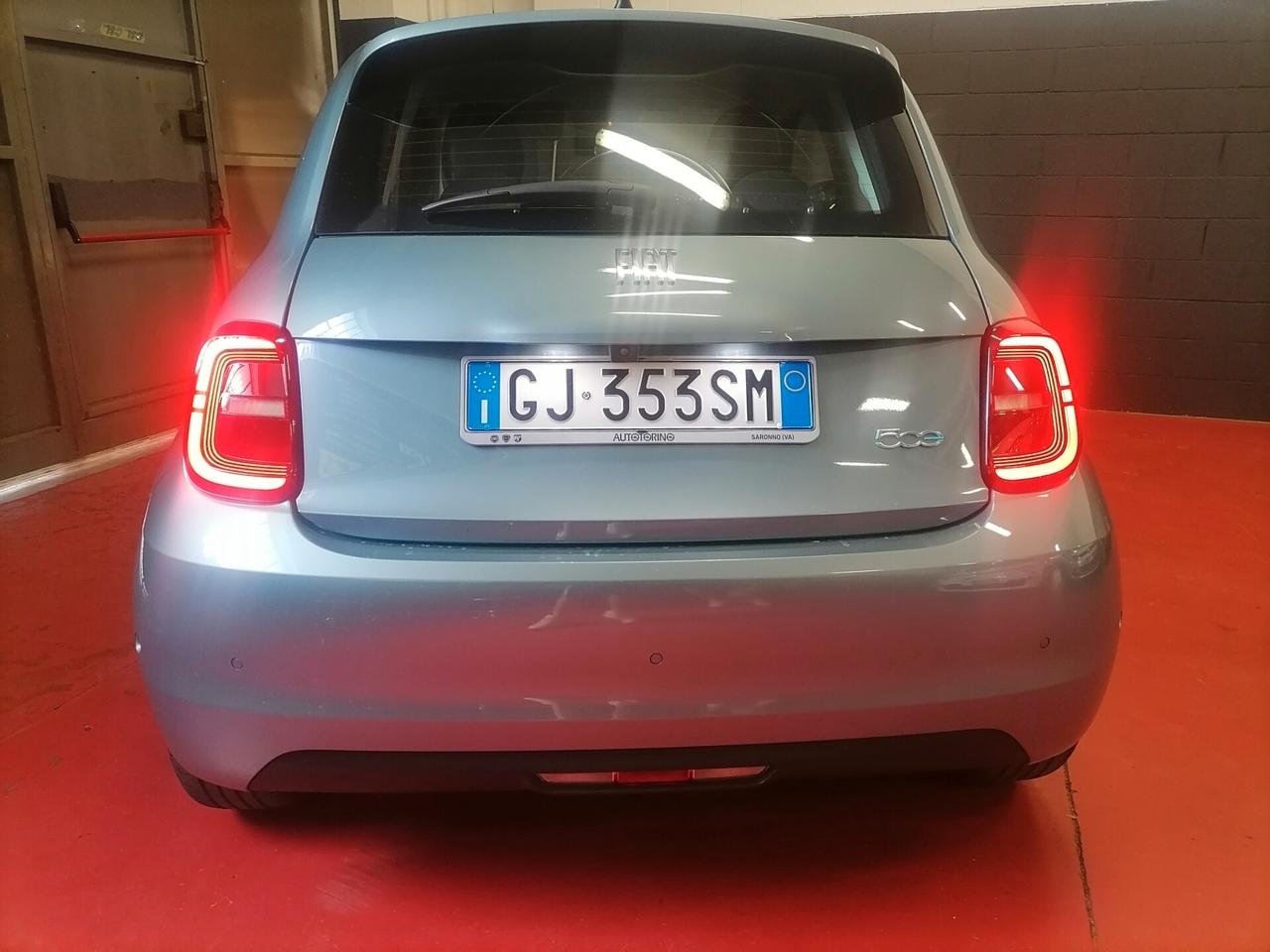 Fiat 500 500e Berlina 42 kWh La Prima