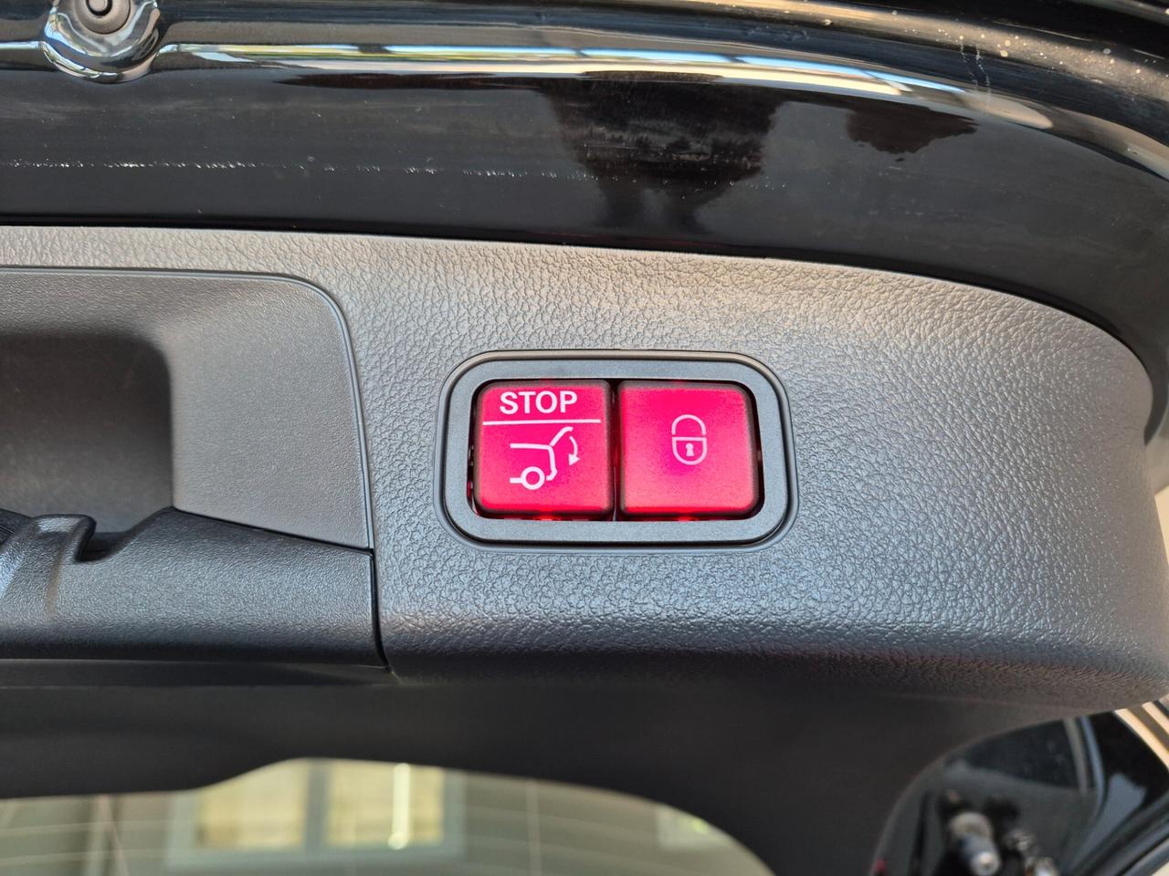 Mercedes-benz GLA 200 d AMG Line 8G-DCT LUCI AMBIENTE KEYLESS LED NAVI