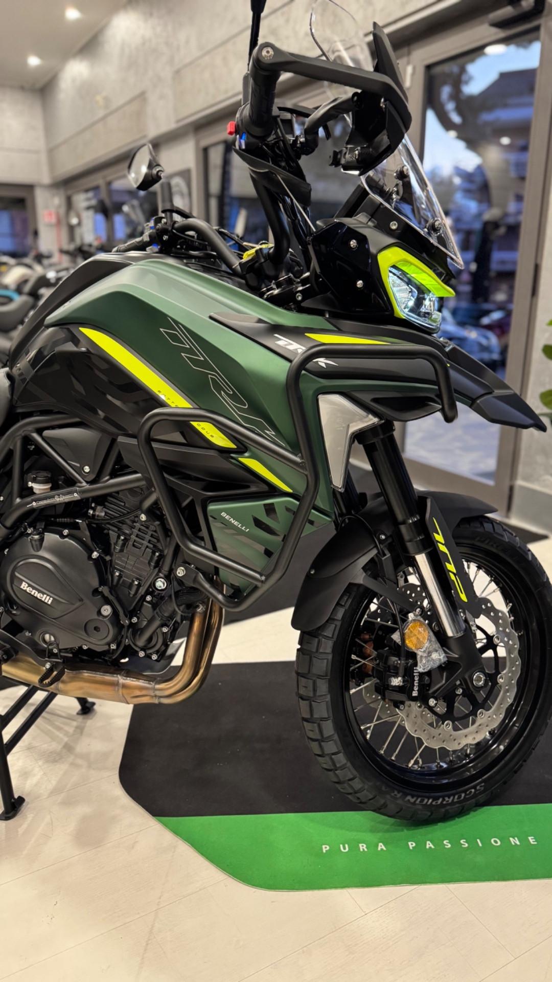 Benelli TRK 702 X!! CON TRIS DI VALIGIE IN ALLUMINIO!!