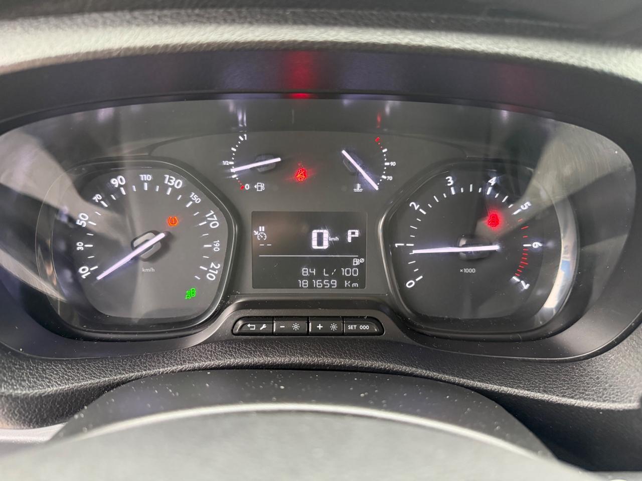 Jumpy 2.0 BlueHDi 120 S&S EAT8 PC-TN Furgone XS Club