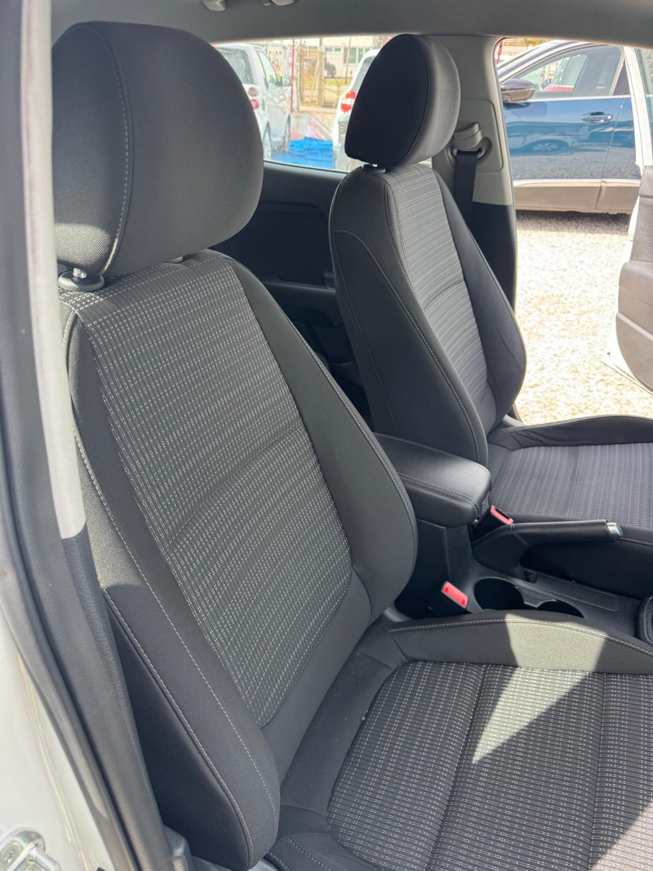 Kia Stonic 1.2 DPI Urban GARANTITA