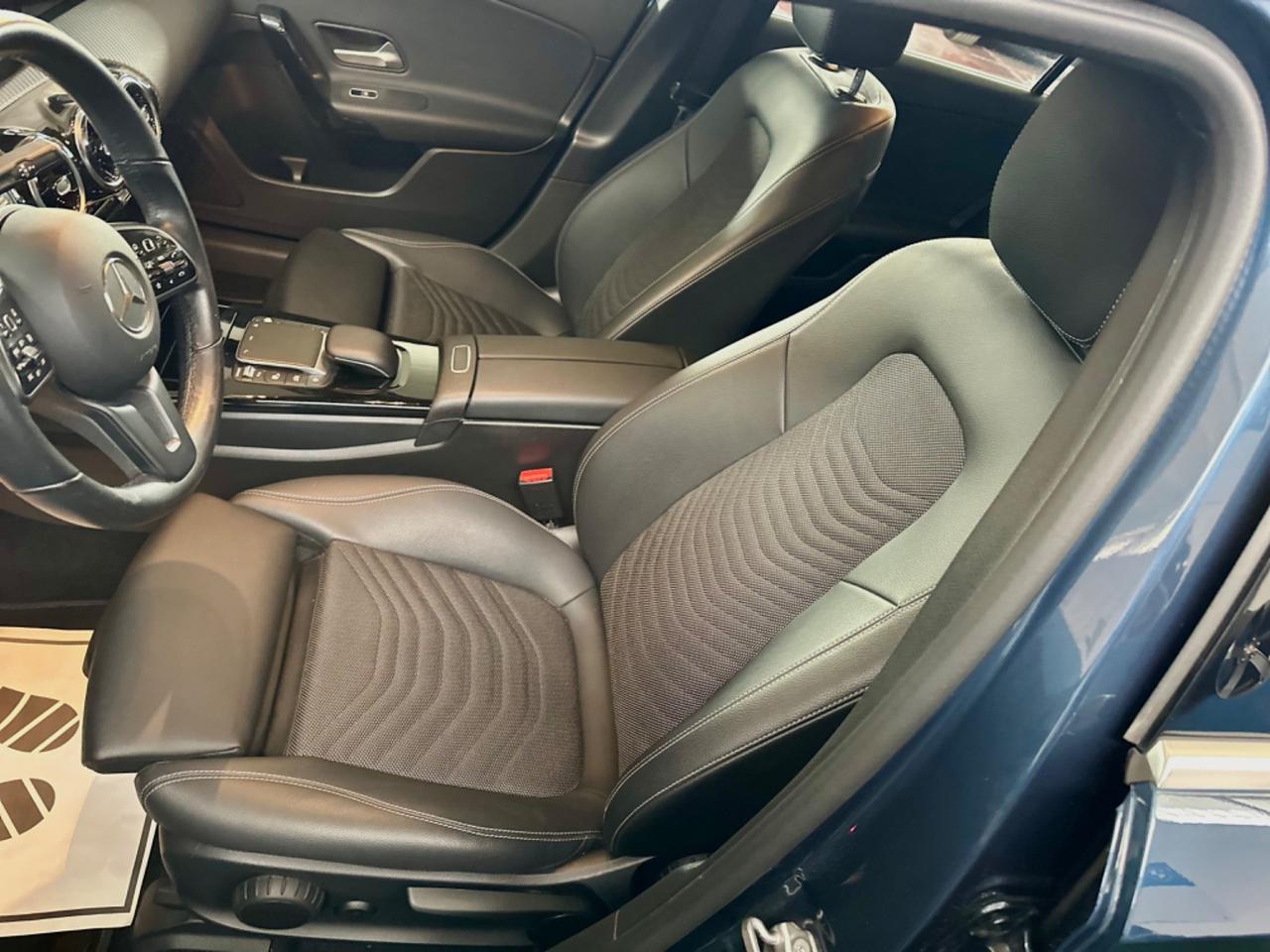 Splendida Mercedes-benz A 180/Automatic Premium2020