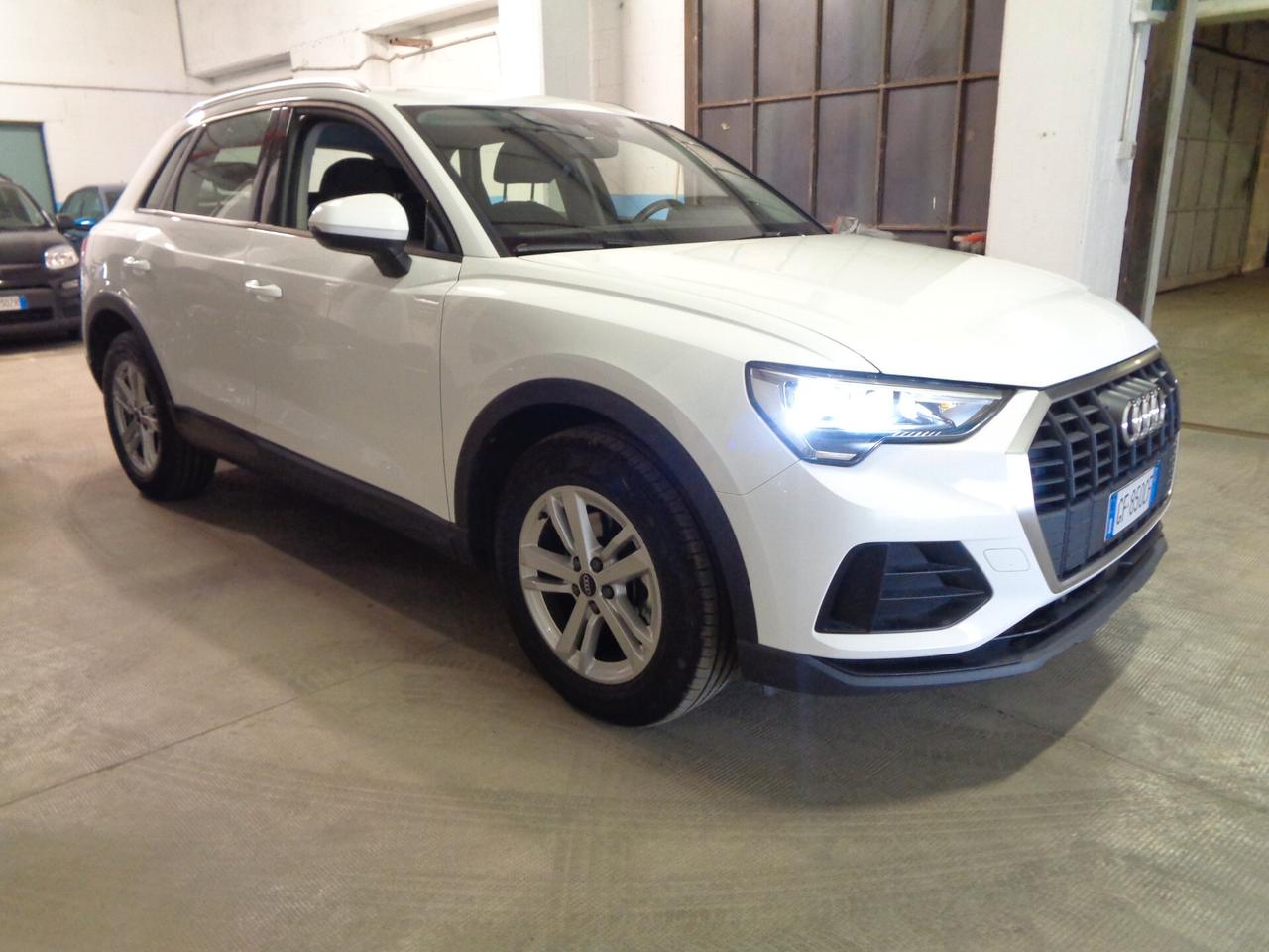 Audi Q3 35 TDI S tronic Business