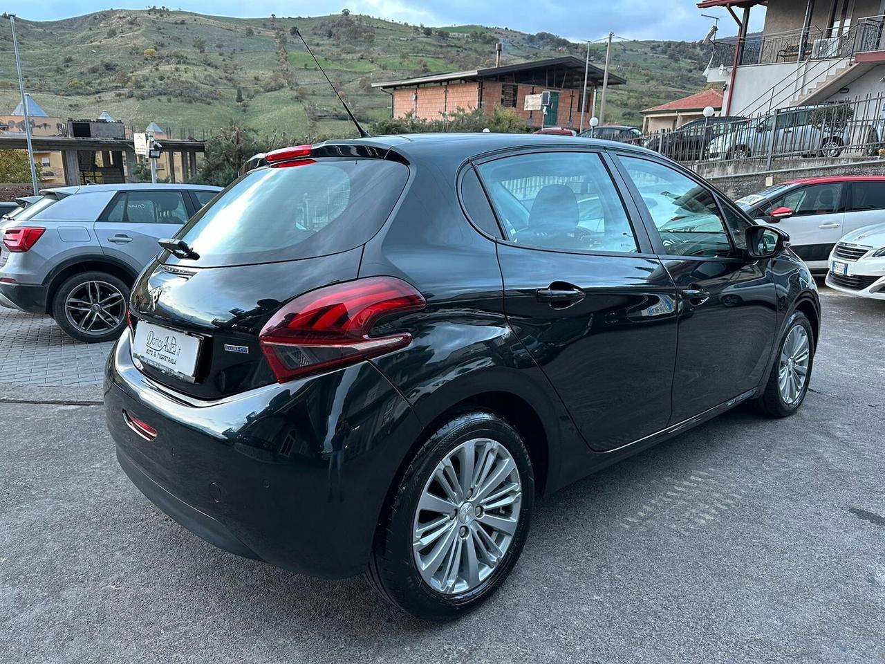 Peugeot 208 BlueHDi 75 5 porte Allure