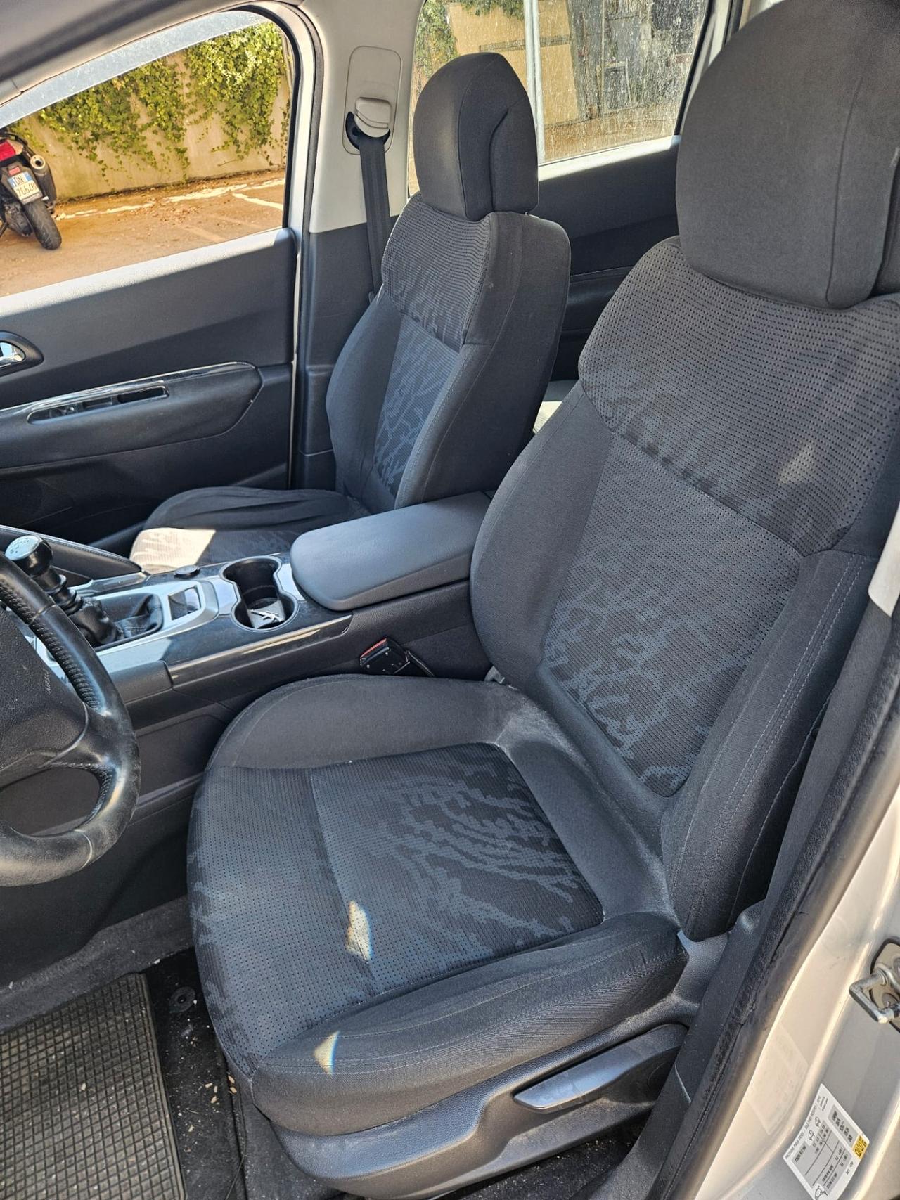 Peugeot 3008 1.6 HDi 115CV Allure