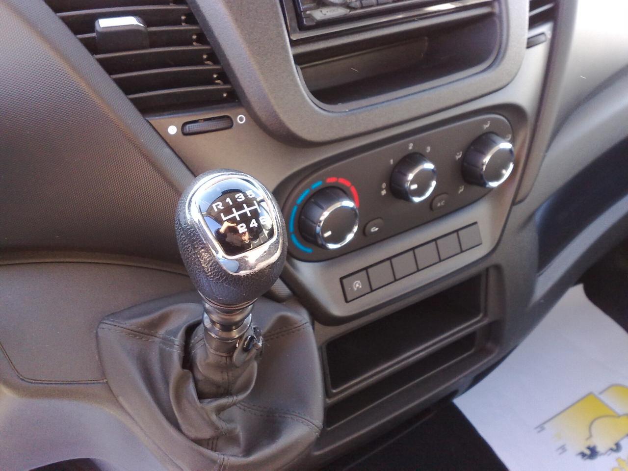 Iveco Daily 35s14 2.3hpt Furgone di serie - 2021