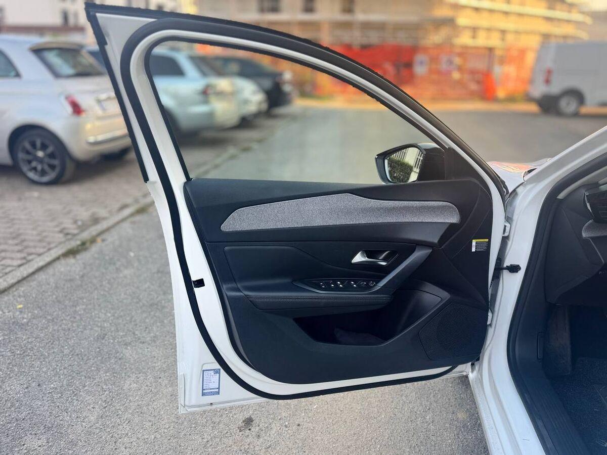 Peugeot 308 1.6 hybrid phev Allure Pack 180cv e-eat8