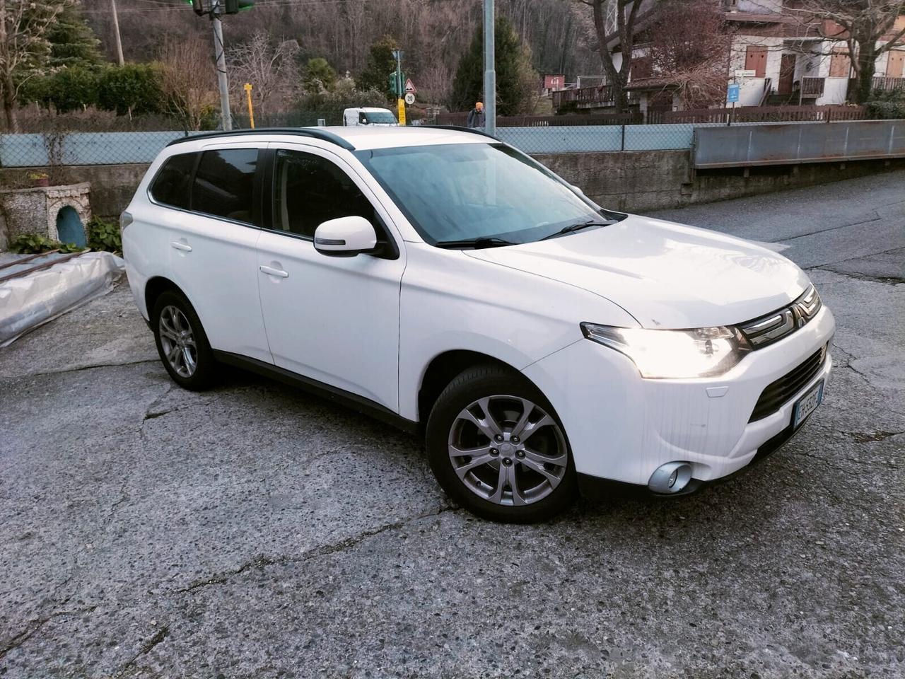 Mitsubishi Outlander 2.2 DI-D 4WD Instyle 7p.