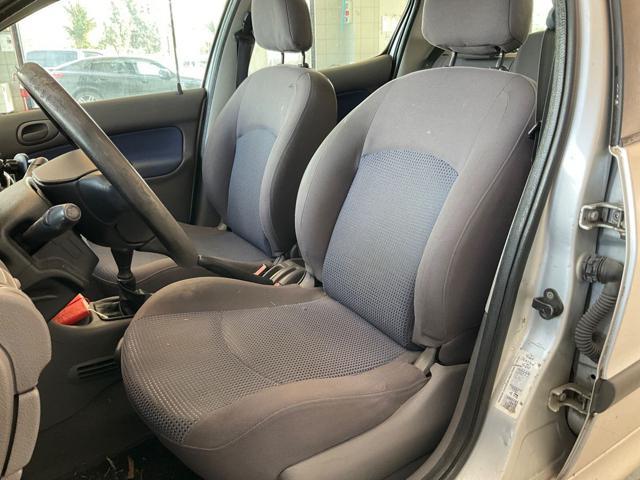 PEUGEOT 206 1.1 5p. Lee