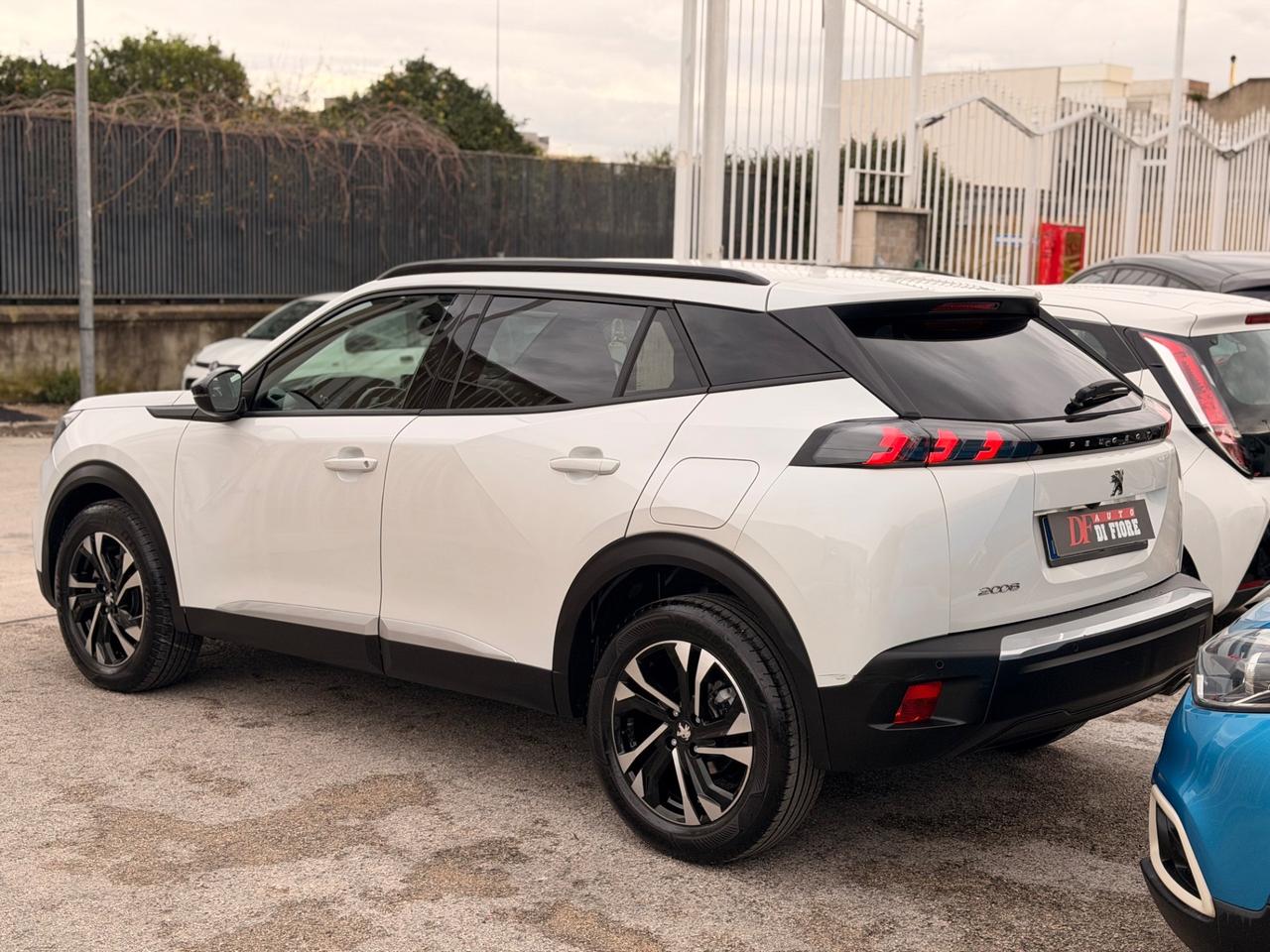 Peugeot 2008 1.5 BlueHDi 130 EAT8 Allure NAVI CAR PLAY