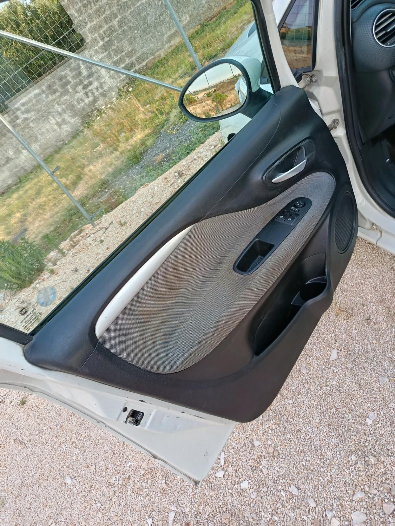 Fiat Punto Evo 1.3 Mjt 75 CV 5 porte ( Euro4 )