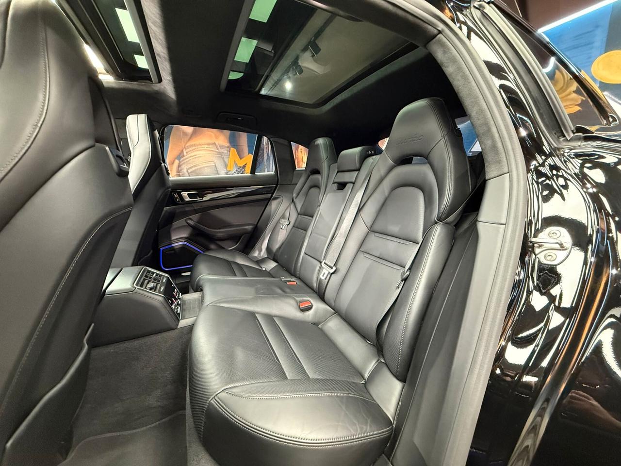 Porsche Panamera 4.0 Turbo Sport Turismo (130)