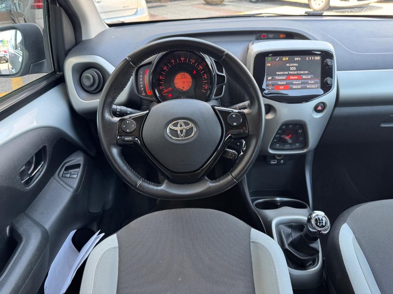 Toyota Aygo 1.0 VVT-i 69 CV 5 porte x-play