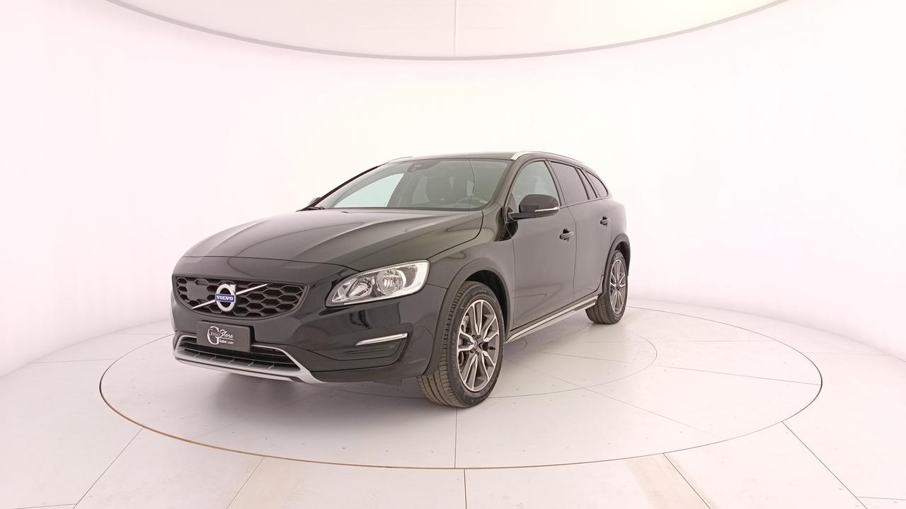 VOLVO V60 Cross Country 2.0 d3 Momentum geartronic