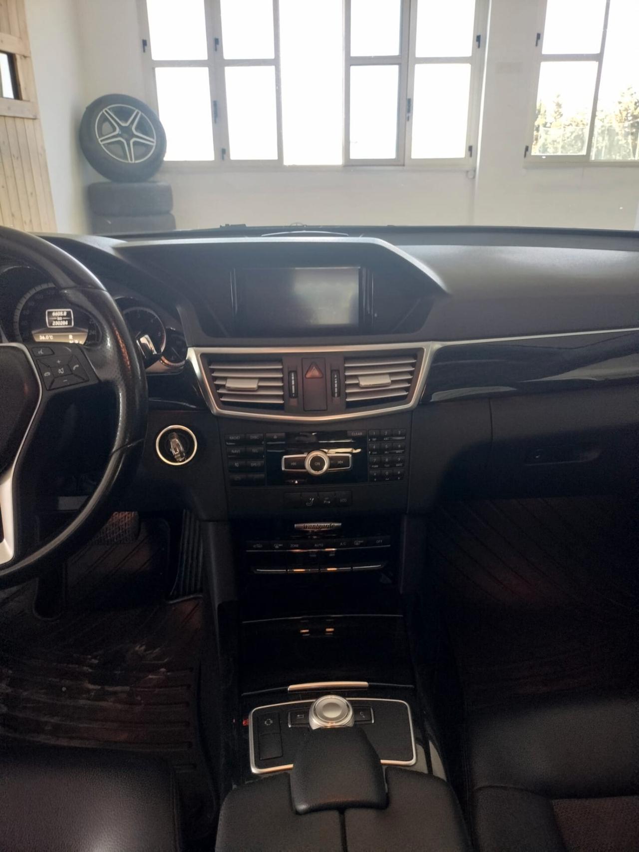 Mercedes-benz E 220 CDI Premium
