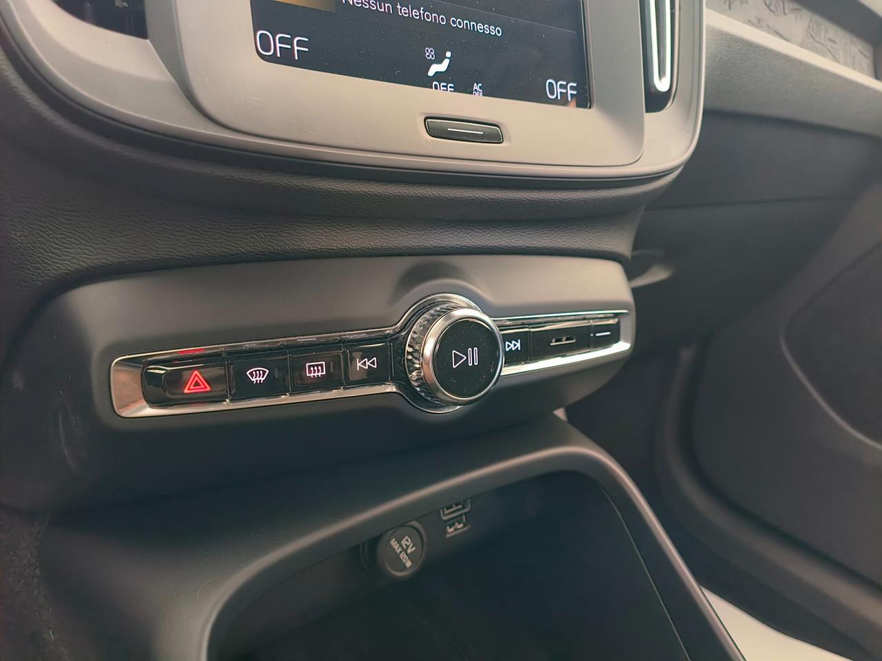 Volvo XC40 T3 Momentum Core