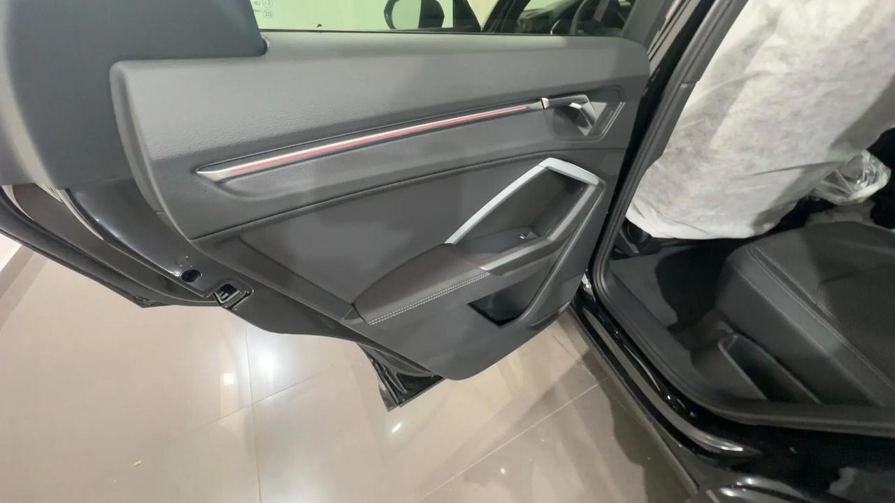 AUDI Q3 SPORTBACK 35 TDI IDENTITY BLACK TETTO APRIBILE S TRONIC