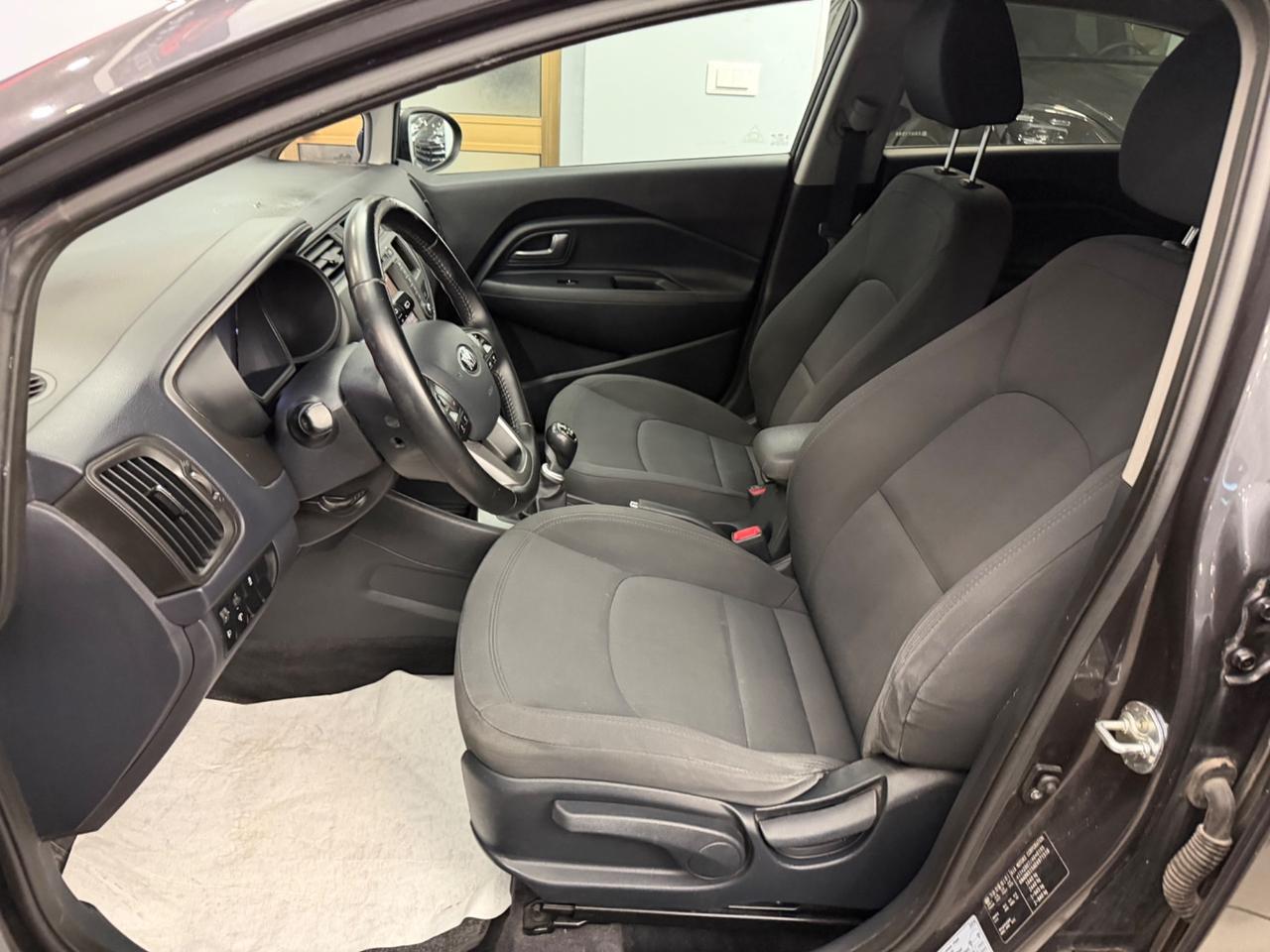 KIA RIO 3A SERIE (2011) RIO 1.1 CRDI 5P COOL (55 KW)