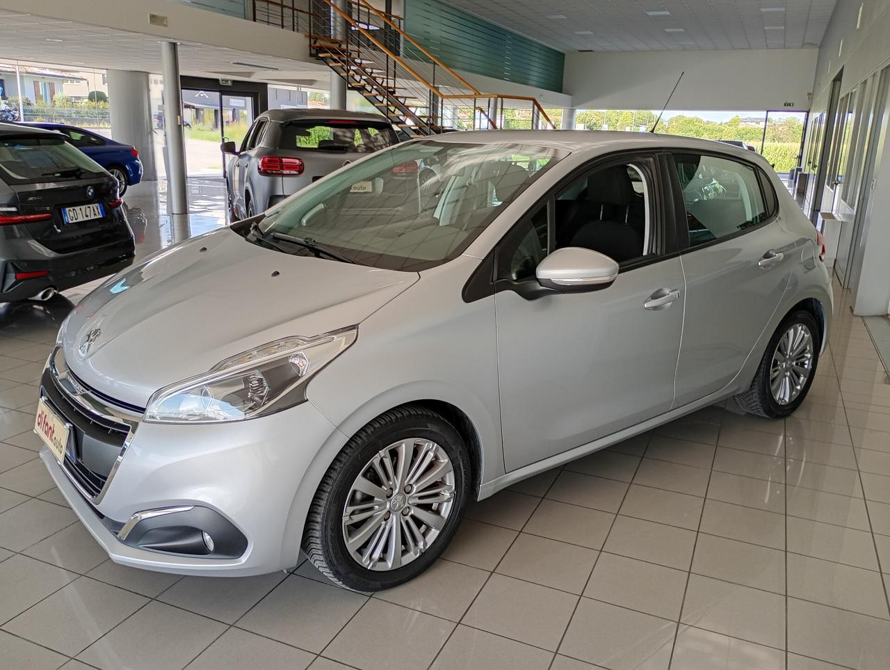 Peugeot 208 1.6 BlueHDi 75 5 porte - NEOPATENTATI -