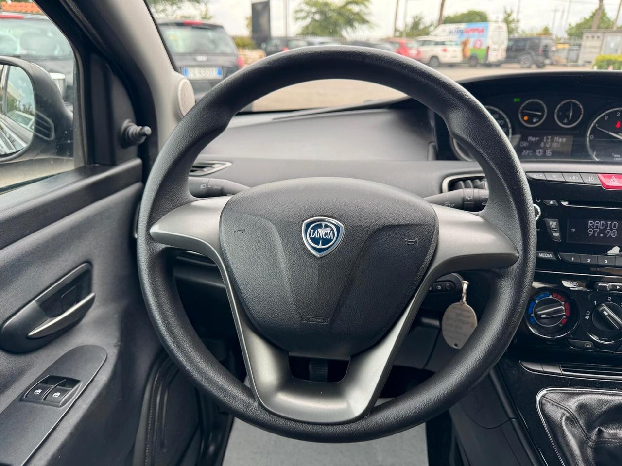 Lancia Ypsilon 1. 2 BENZINA 69CV 2014