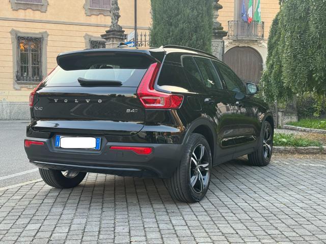 VOLVO XC40 B4 AWD automatico Plus Dark MY23