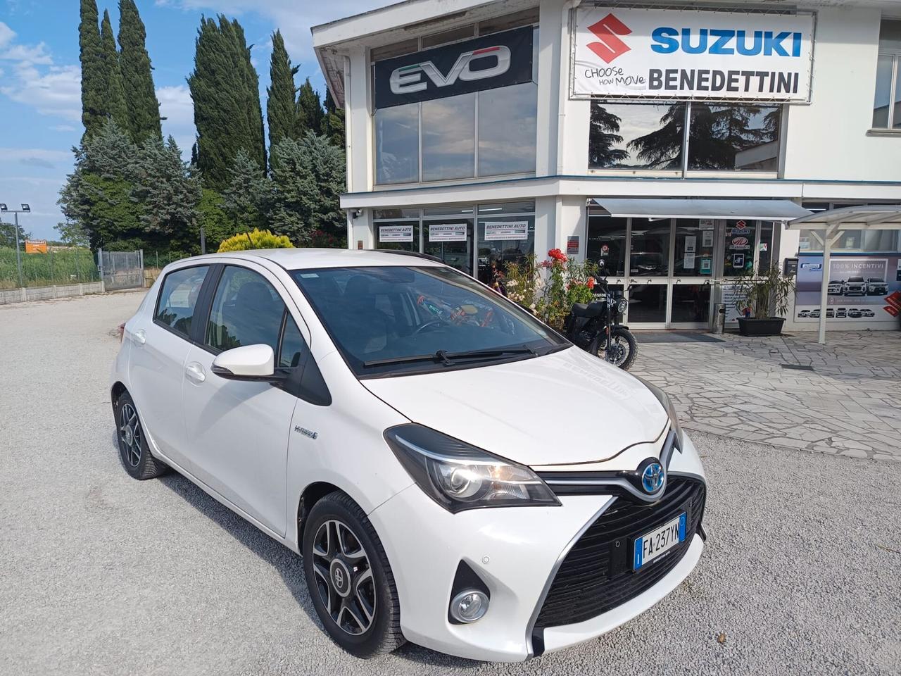 Toyota Yaris 1.5 GPL HYBRID A/T FINANZIABILE *
