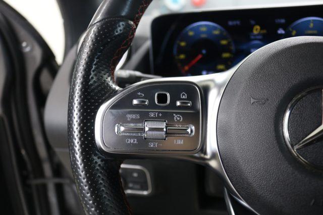 MERCEDES-BENZ GLA 180 d Automatic Premium