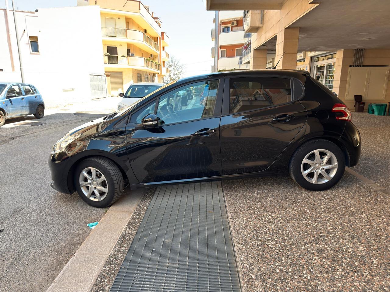 Peugeot 208 1.2 VTi 82 cv 5 porte Allure