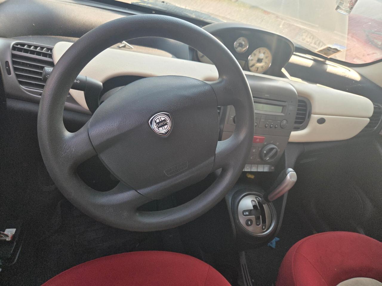 Lancia Ypsilon 1.2 16V Platino