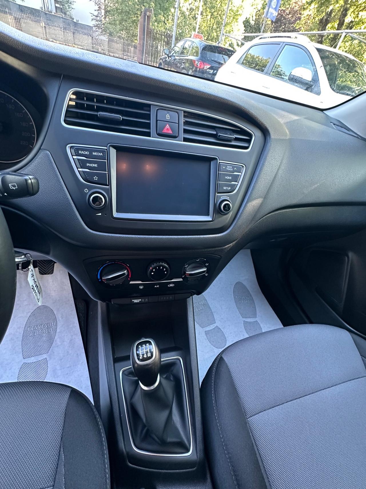 Hyundai i20 1.2 5 porte Connectline
