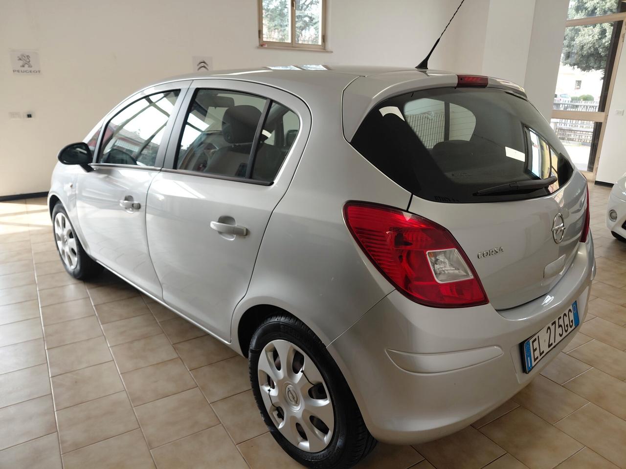 OPEL CORSA ANNO 2012 BZ GPL ADATTA NEOPATENTATI KM 100 MILA