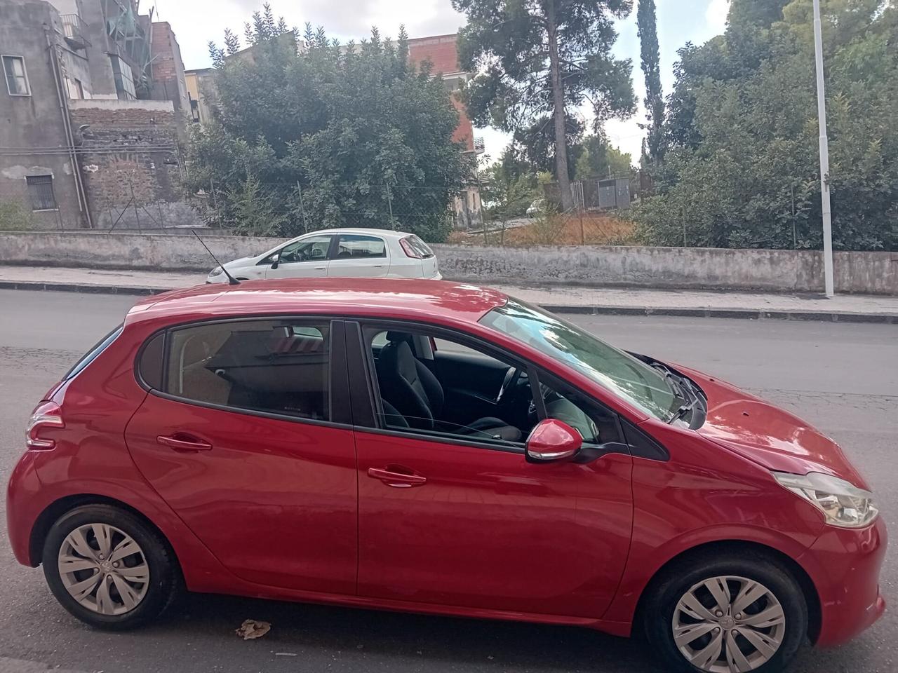 Peugeot 208 1.4 HDi 68 CV 5 porte Active