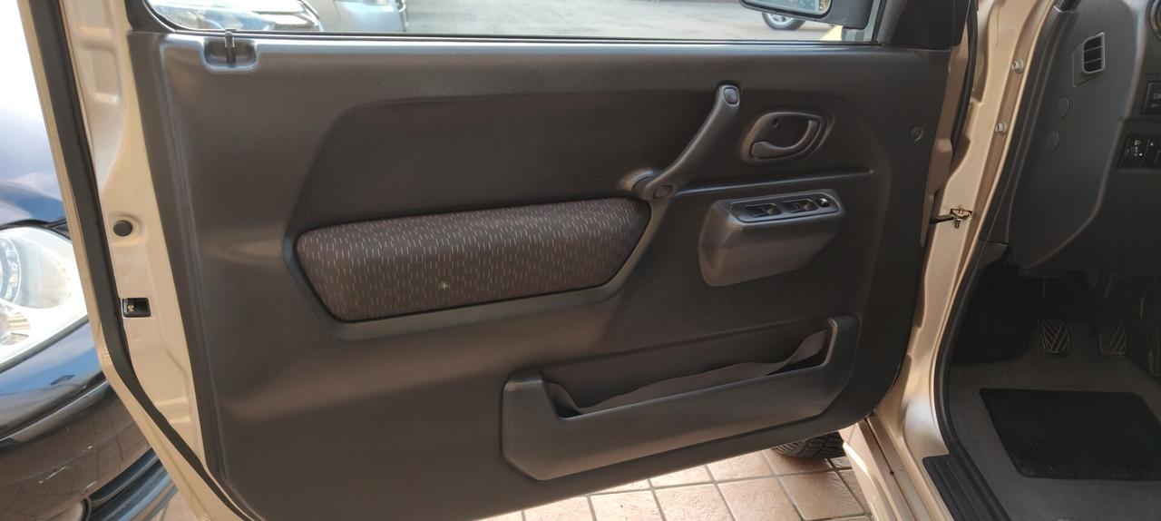 Suzuki Jimny 1.5 DDiS cat 4WD JLX