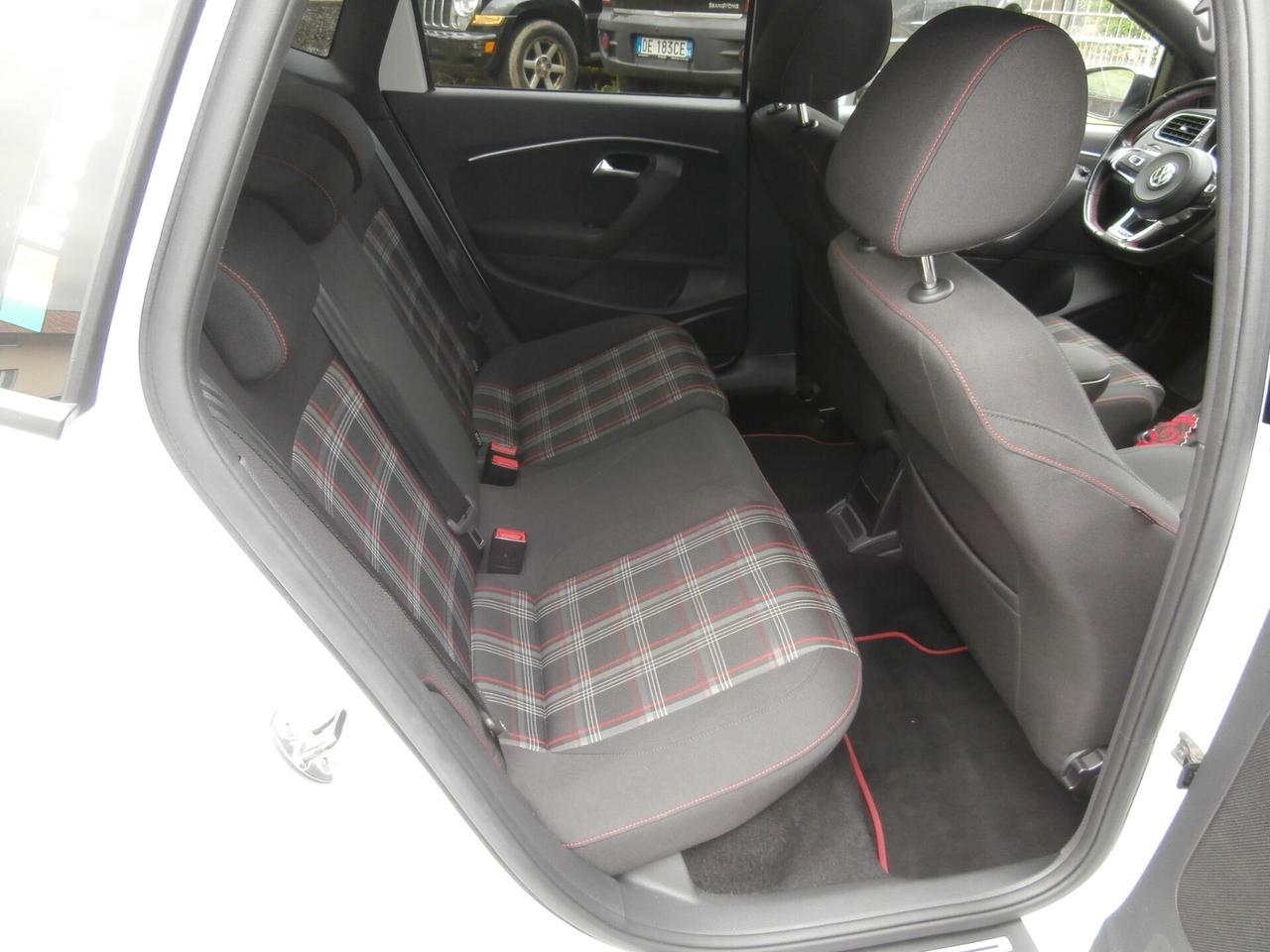 Volkswagen Polo GTI 1.8 5p. DSG 300CV