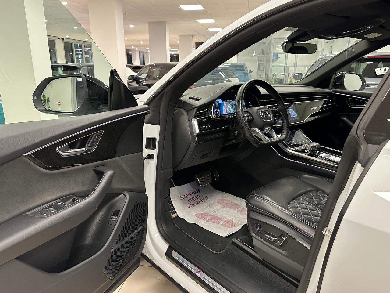 Audi Q8 50 TDI 286CV quattro tiptronic S-line 2022